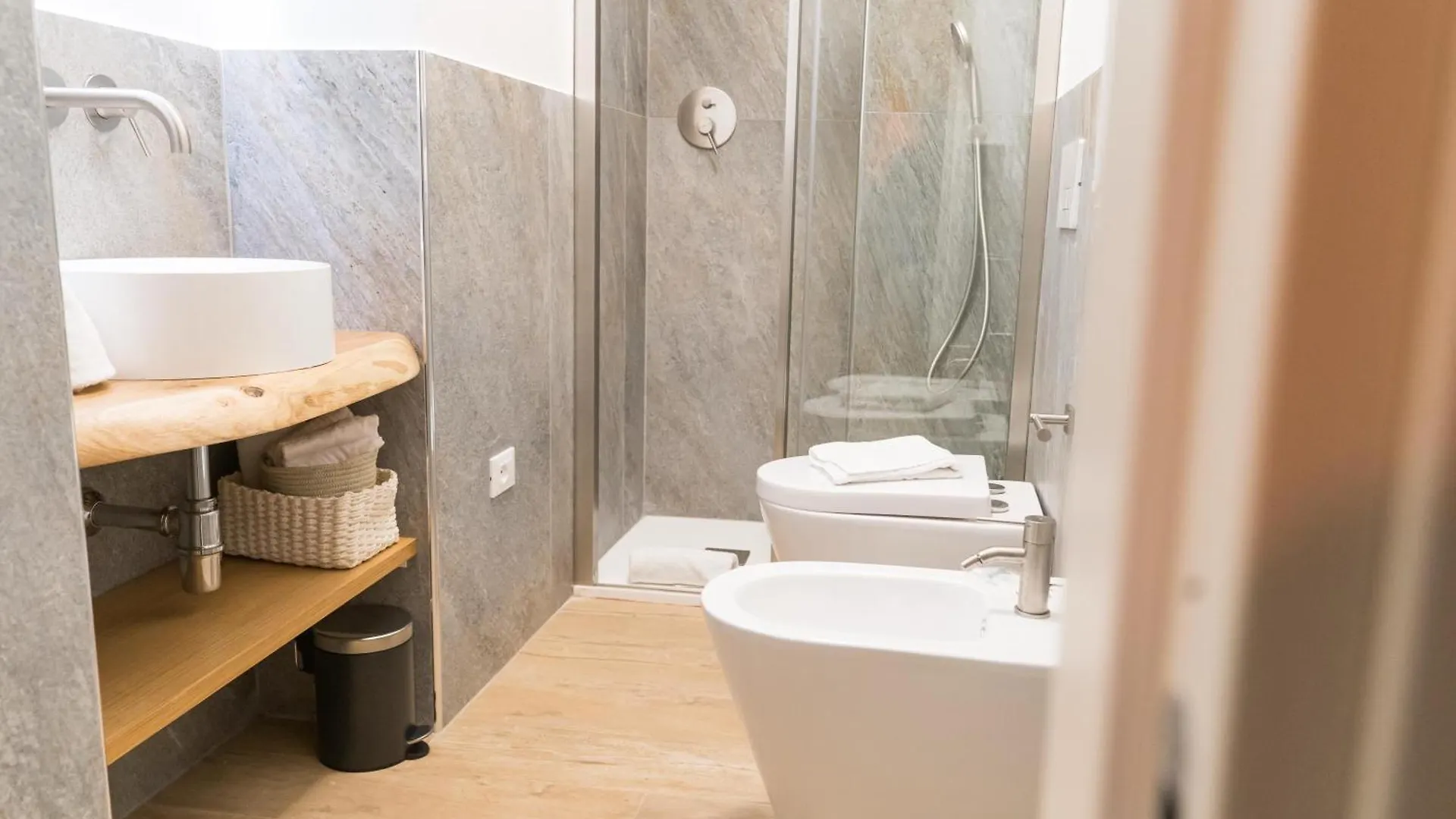 Alma Suites - Il Nido D'Amore Livorno 0*,