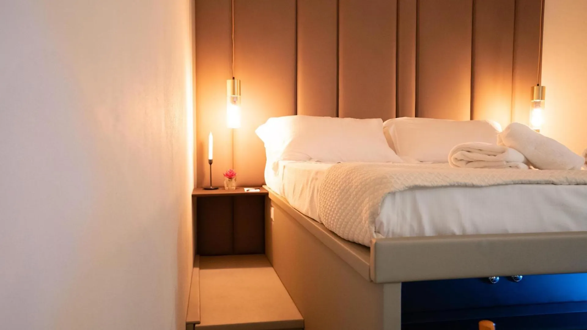Alma Suites - Il Nido D'Amore Livorno 0*,  Italy